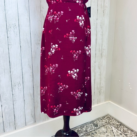 Express | Burgundy Floral Wrap Midi Dress Size Small NWT - Picture 4 of 14